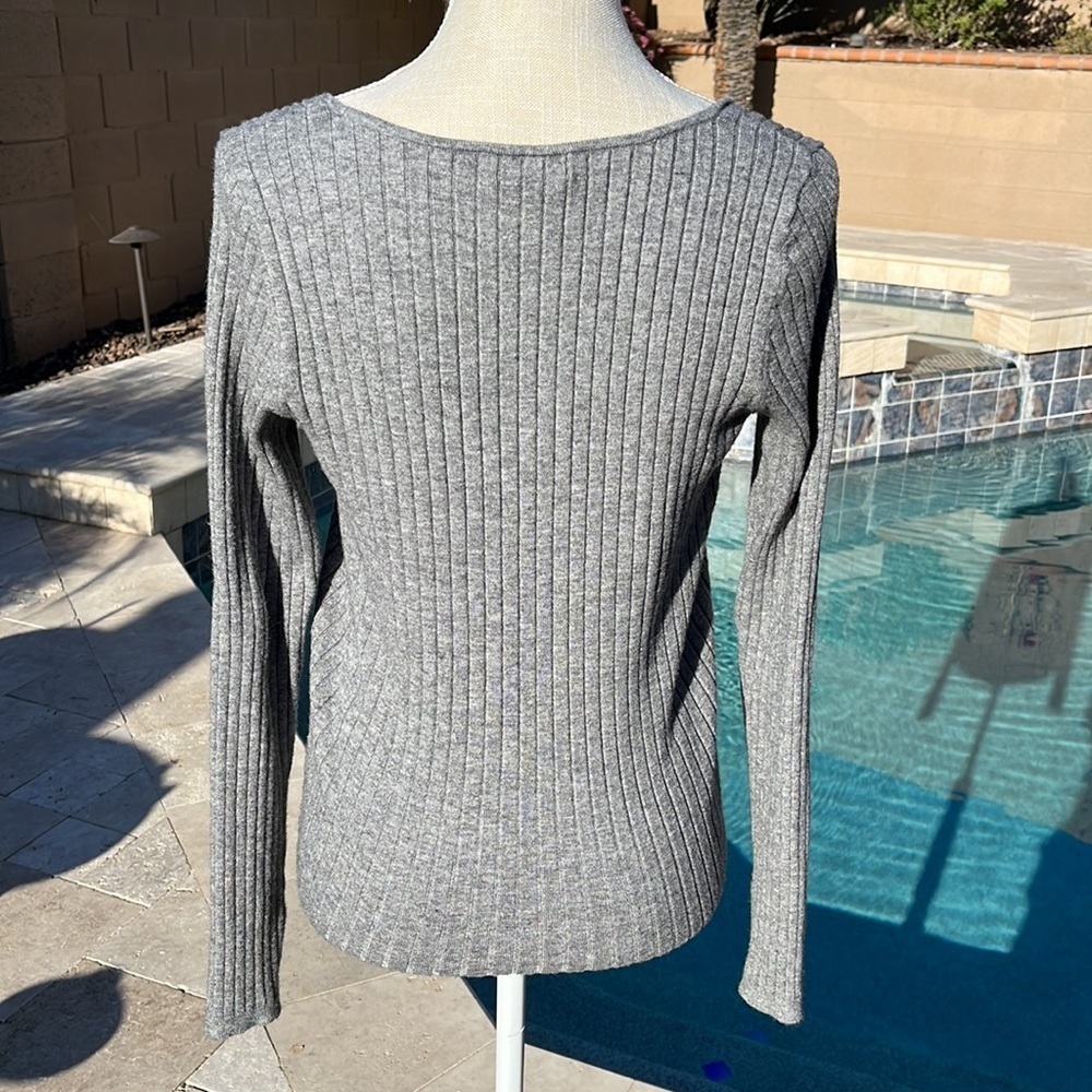 HALOGEN Gray Ribbed Scoop Neck Sweater- Size M - Picture 4 of 8